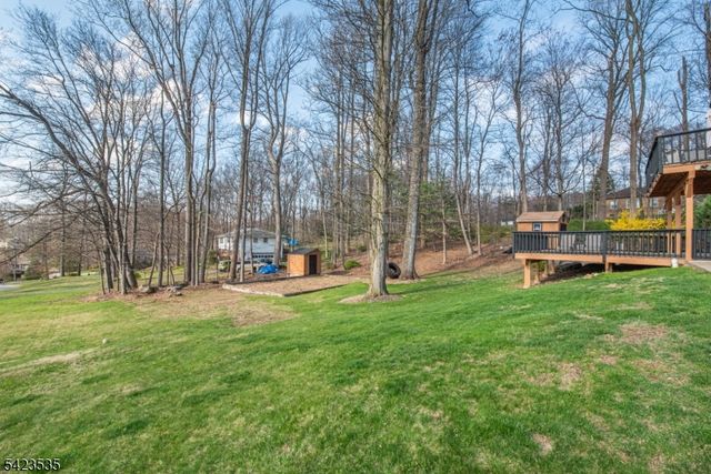 33 Lawrence Rd, Randolph Twp., NJ 07869