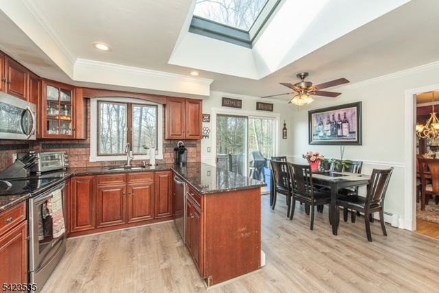 33 Lawrence Rd, Randolph Twp., NJ 07869