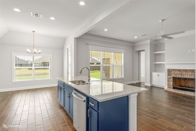 330 Prien Lake Loop, Bossier City, LA 71111