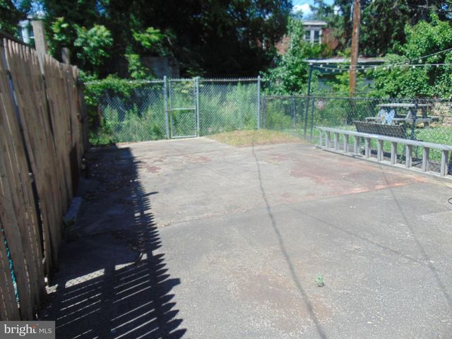 1427 BRADLEY AVE, Camden, NJ 08103