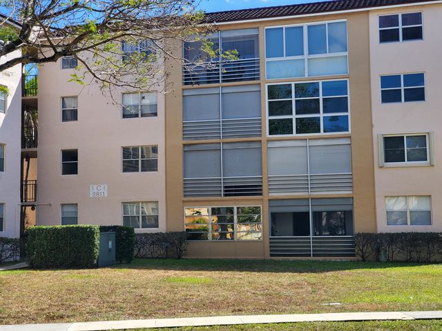 2811 Somerset Drive 404, Lauderdale Lakes, FL 33311