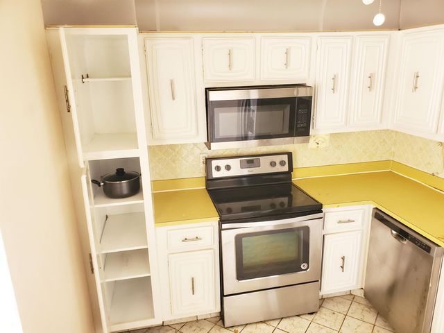 2811 Somerset Drive 404, Lauderdale Lakes, FL 33311