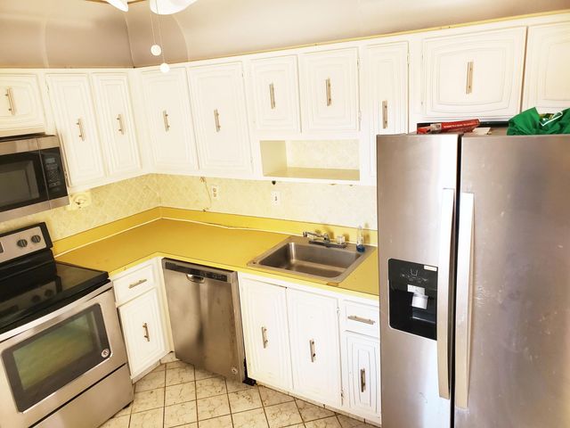 2811 Somerset Drive 404, Lauderdale Lakes, FL 33311