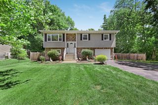 11 Danspence Road, Poughkeepsie, NY 12603