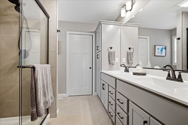 6 Bucktown Court, Bloomington, IL 61705