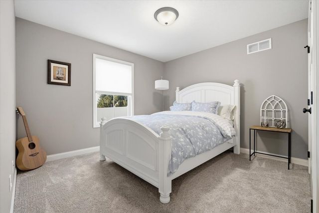 6 Bucktown Court, Bloomington, IL 61705