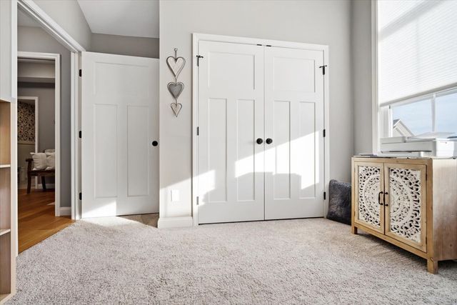 6 Bucktown Court, Bloomington, IL 61705