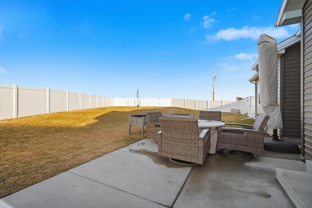 6 Bucktown Court, Bloomington, IL 61705