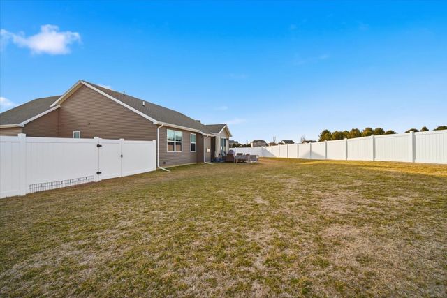 6 Bucktown Court, Bloomington, IL 61705