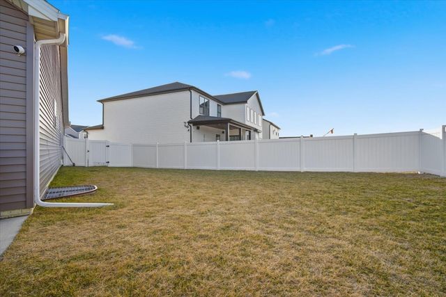 6 Bucktown Court, Bloomington, IL 61705