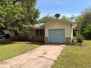 132 S Meadowbrook Street, Robinson, TX 76706