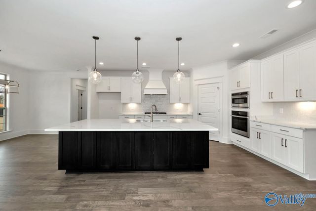 20897 Lakewood Drive, Athens, AL 35611