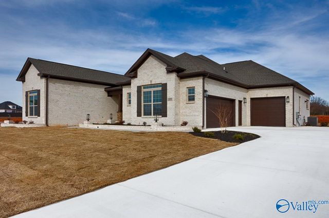 20897 Lakewood Drive, Athens, AL 35611
