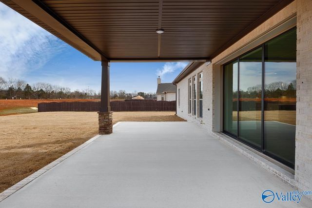 20897 Lakewood Drive, Athens, AL 35611