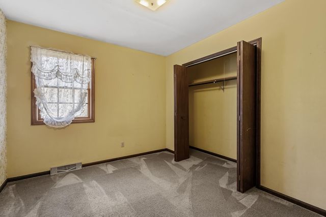 9481 Sullivan Lane, Crown Point, IN 46307