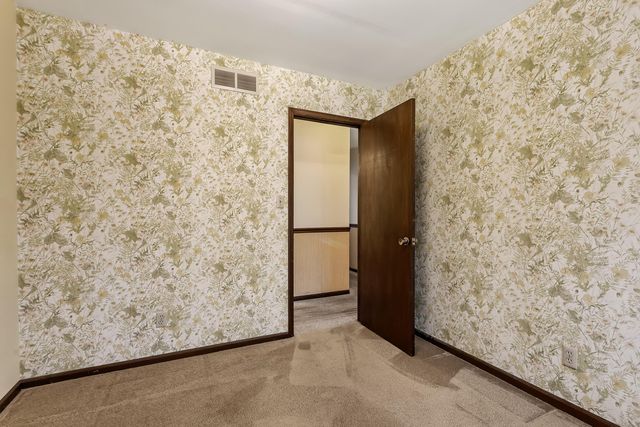 9481 Sullivan Lane, Crown Point, IN 46307