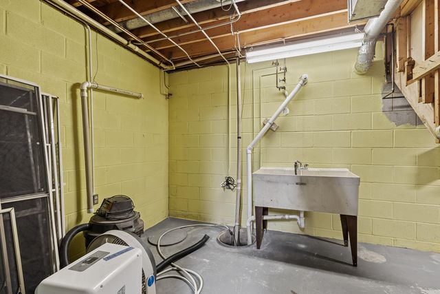 9481 Sullivan Lane, Crown Point, IN 46307