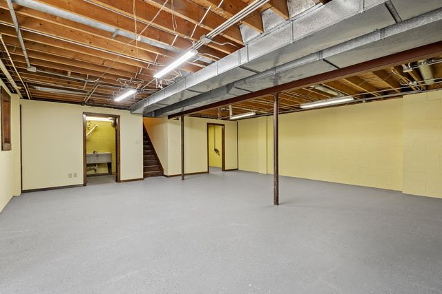 9481 Sullivan Lane, Crown Point, IN 46307