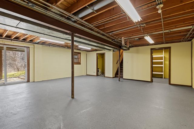 9481 Sullivan Lane, Crown Point, IN 46307