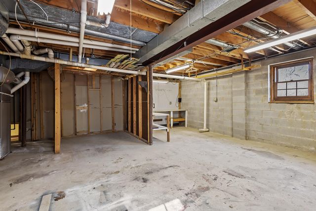 9481 Sullivan Lane, Crown Point, IN 46307