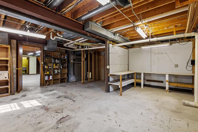 9481 Sullivan Lane, Crown Point, IN 46307