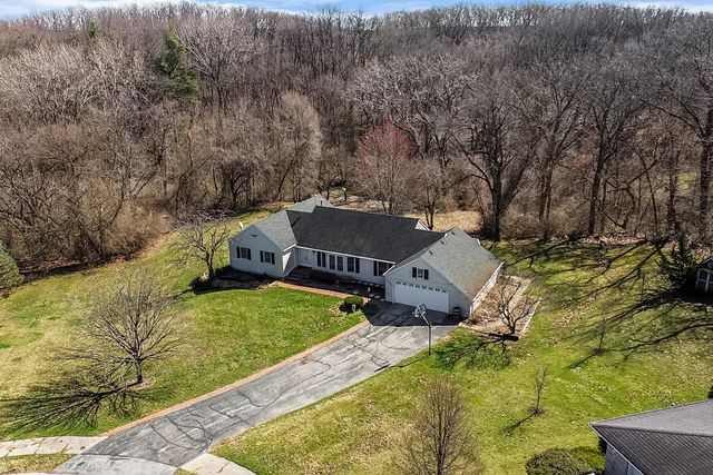 9481 Sullivan Lane, Crown Point, IN 46307