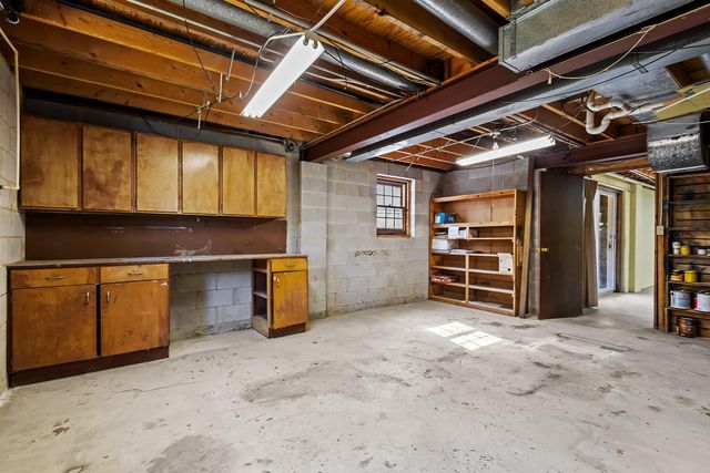 9481 Sullivan Lane, Crown Point, IN 46307