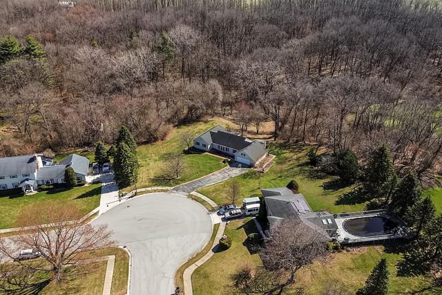 9481 Sullivan Lane, Crown Point, IN 46307