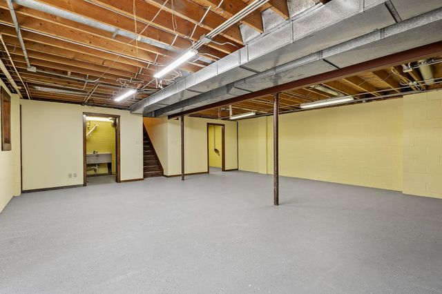 9481 Sullivan Lane, Crown Point, IN 46307