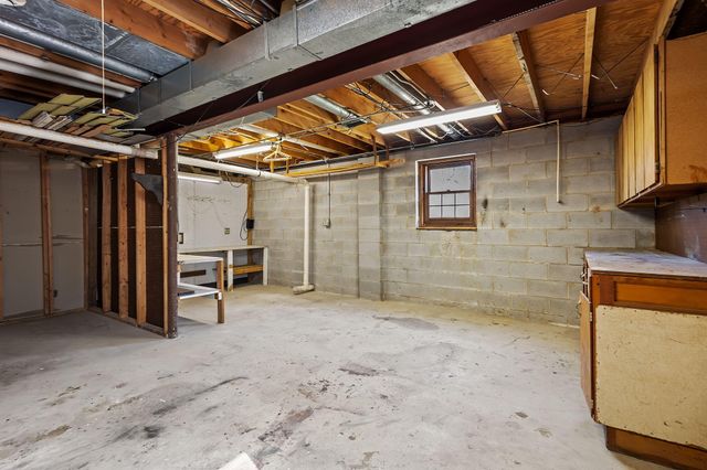 9481 Sullivan Lane, Crown Point, IN 46307