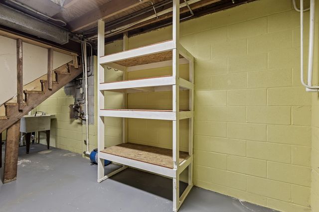 9481 Sullivan Lane, Crown Point, IN 46307