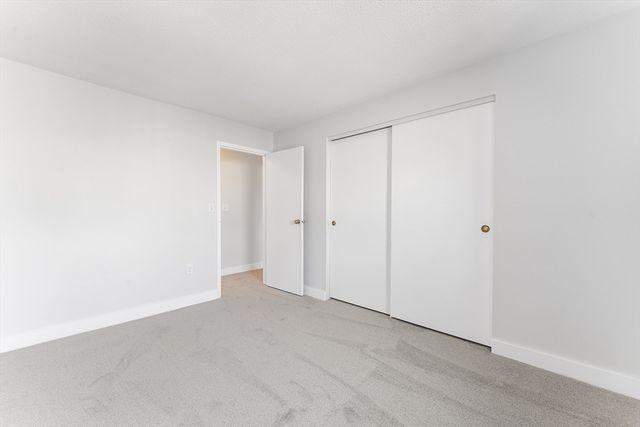 1 Summit Dr 58, Reading, MA 01867