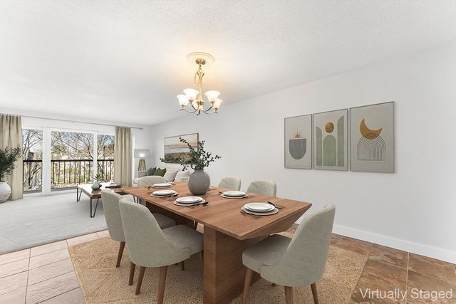 1 Summit Dr 58, Reading, MA 01867