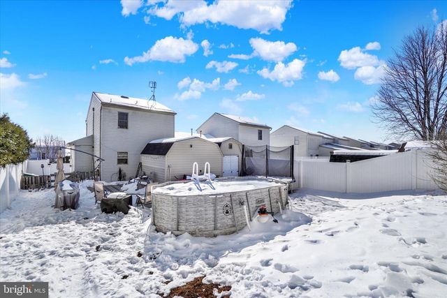 3030 SOLAR DR, Dover, PA 17315