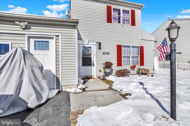 3030 SOLAR DR, Dover, PA 17315