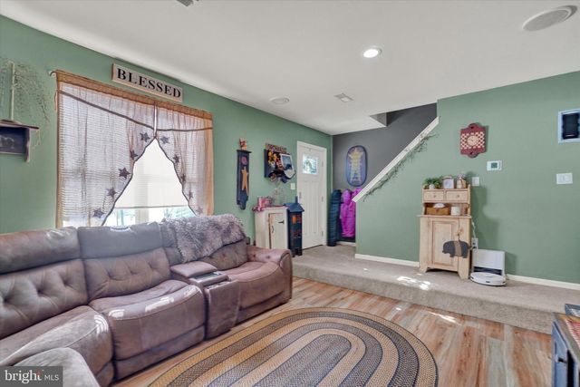 3030 SOLAR DR, Dover, PA 17315