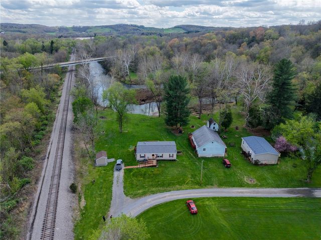 200 Cottage Lane, Forward Twp, PA 16033