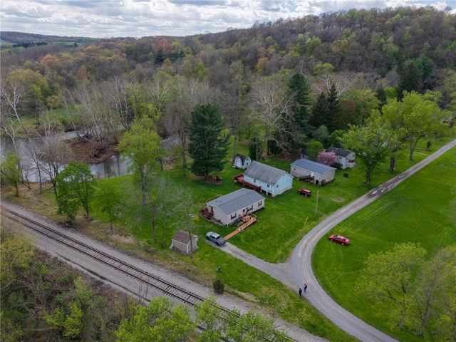 200 Cottage Lane, Forward Twp, PA 16033