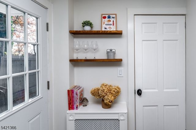 6 Cape Ct, Millburn Twp., NJ 07041