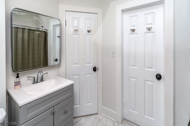 6 Cape Ct, Millburn Twp., NJ 07041