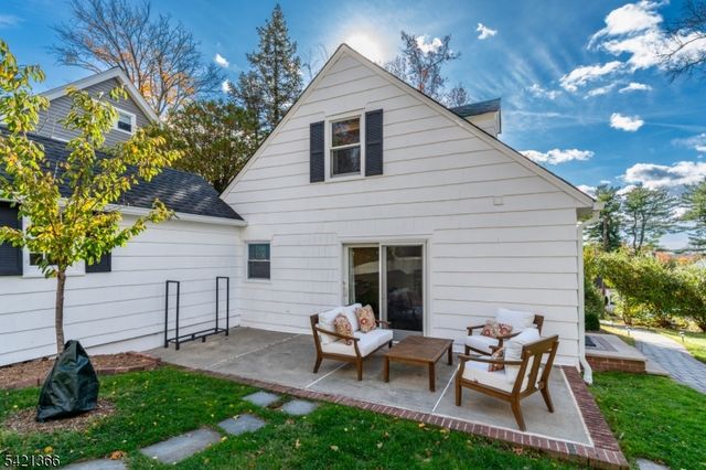 6 Cape Ct, Millburn Twp., NJ 07041