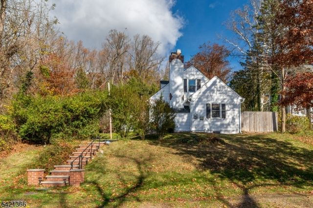 6 Cape Ct, Millburn Twp., NJ 07041