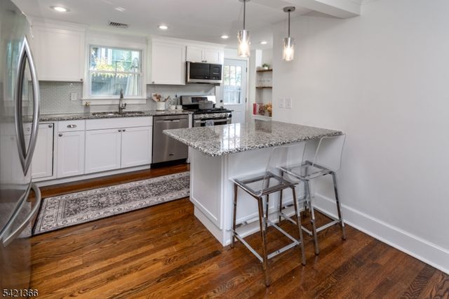 6 Cape Ct, Millburn Twp., NJ 07041