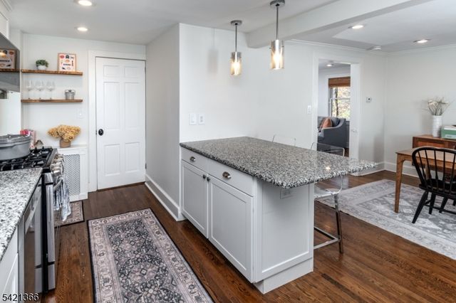 6 Cape Ct, Millburn Twp., NJ 07041