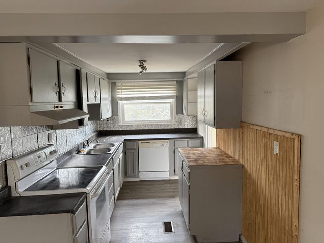 208 N Lakeshore Drive, Owenton, KY 40359