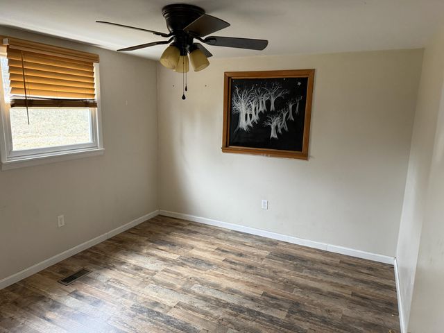 208 N Lakeshore Drive, Owenton, KY 40359