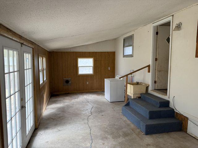 208 N Lakeshore Drive, Owenton, KY 40359