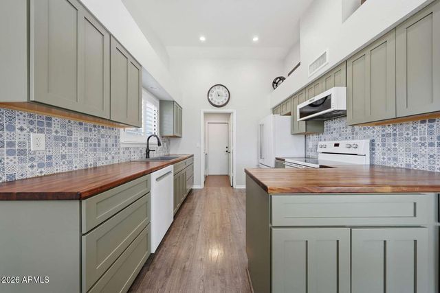 461 E MERRILL Avenue, Gilbert, AZ 85234