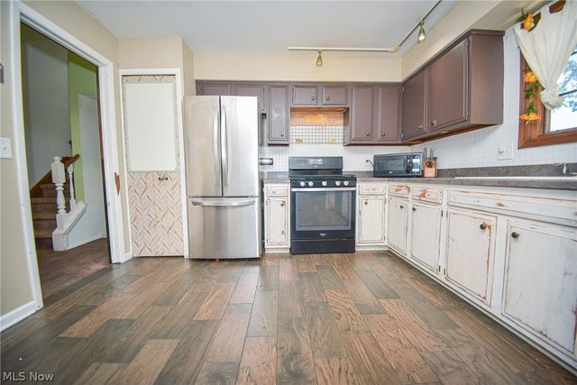 816 Bennett Drive, Elyria, OH 44035