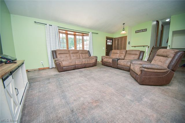 816 Bennett Drive, Elyria, OH 44035